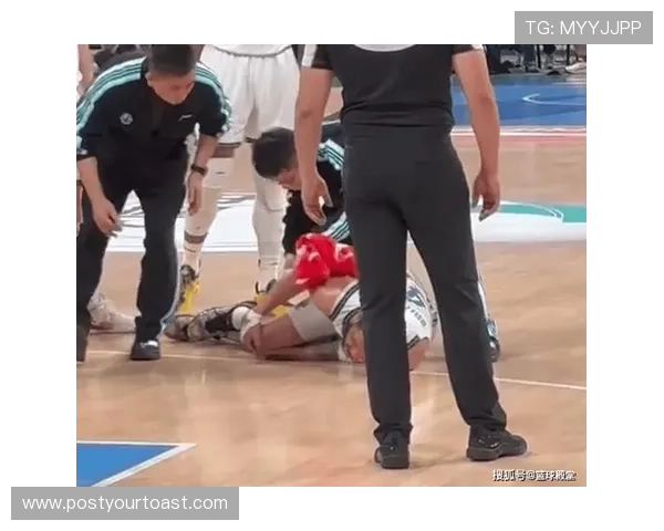 广东赛前突发变故 杜锋缺席胡明轩休息 广东赛前突发变故 杜锋缺席胡明轩休息